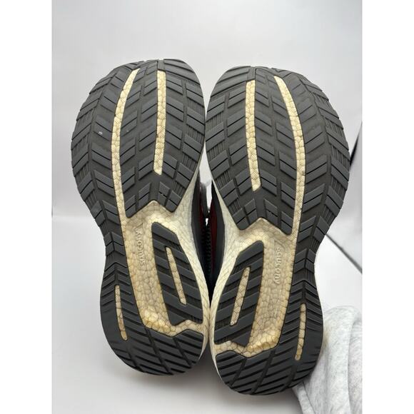 Athletic_Shoes
